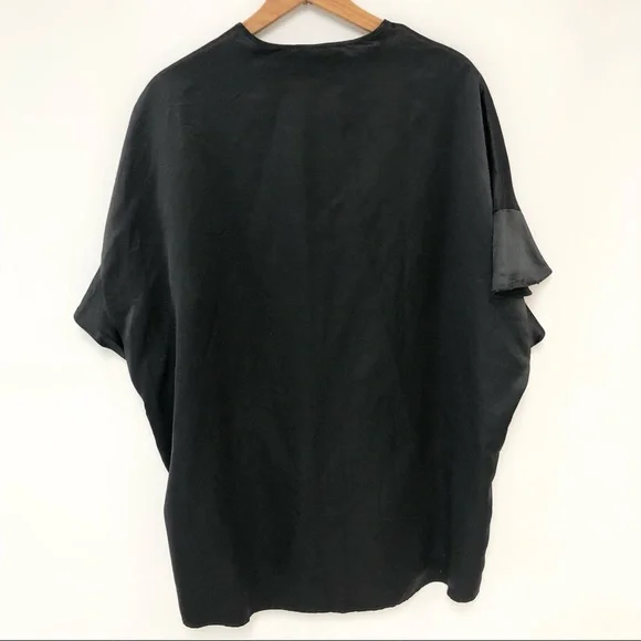 Victoria’s Secret One Size Black Satin Robe - Picture 6 of 8